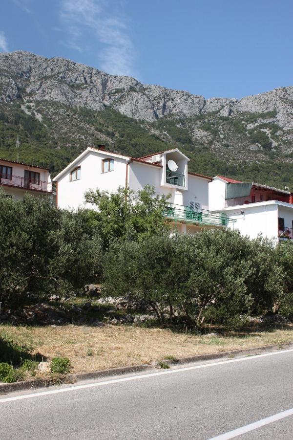 גראדאץ Apartments And Rooms With Parking Space Gradac, Makarska - 6819 מראה חיצוני תמונה