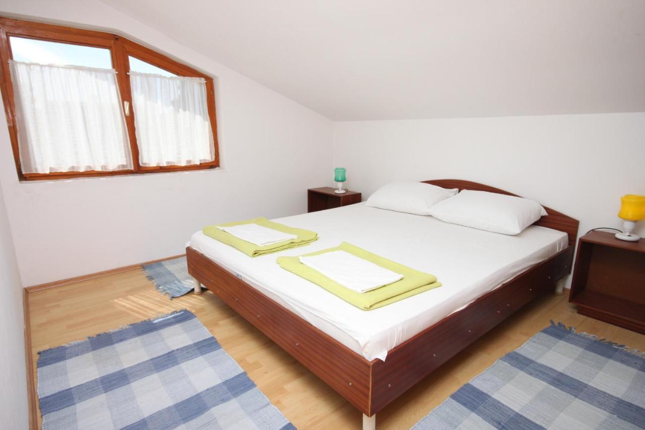 גראדאץ Apartments And Rooms With Parking Space Gradac, Makarska - 6819 מראה חיצוני תמונה